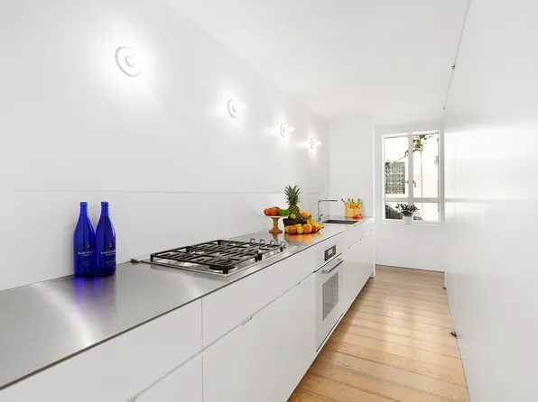 250 West 24th Street image 1 of 12