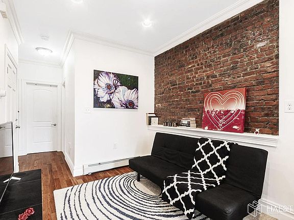 4th image of 553A Putnam Ave #2