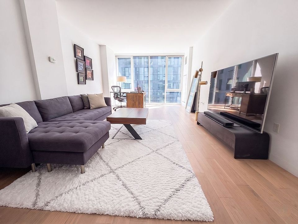 1st image of 540 W 49th St APT 308N