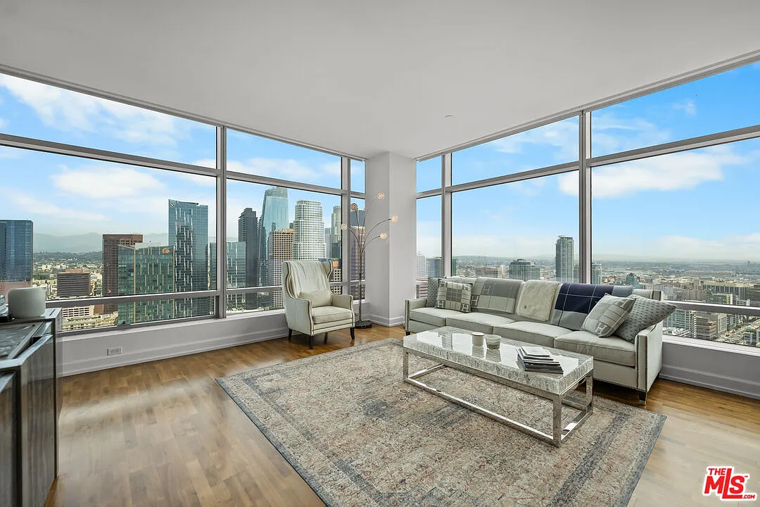 2 bed, 3.0 bath, 1700 sqft, $9,500 — Photo 3