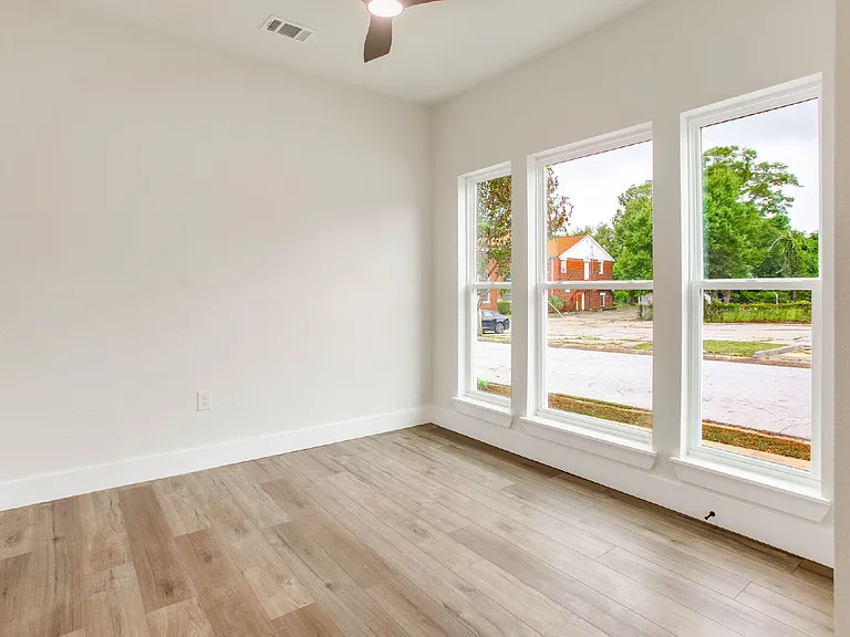 16 S M St — Photo 12