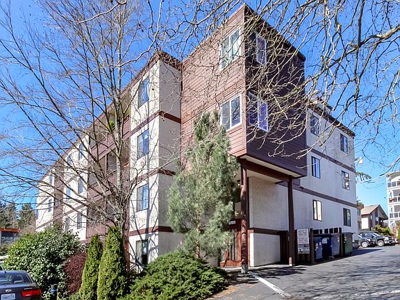 3rd image of 2100 N 106th St Unit 204