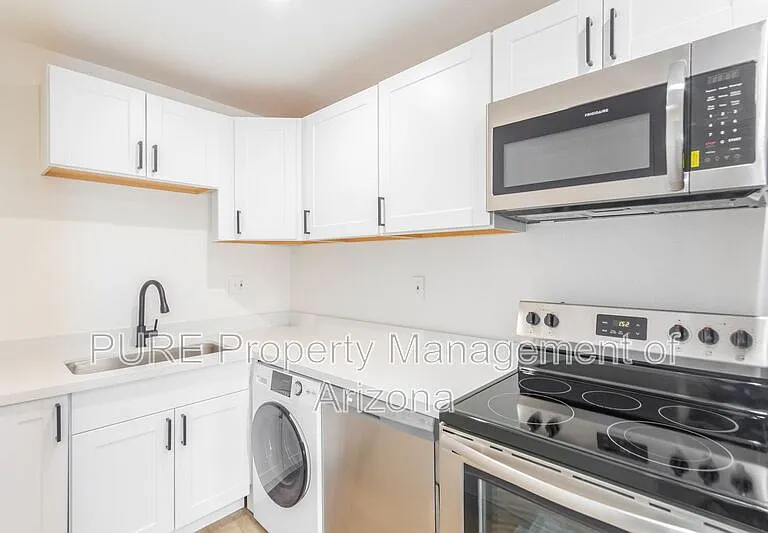 1538 W Fillmore St #B — Photo 5