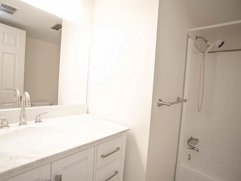 1506 Alberta Dr — Photo 19