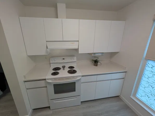 315 Schoolhouse St #25, Coquitlam, BC V3K 5P4