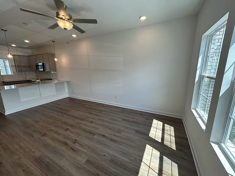 1544 Elliott Williams Way — Photo 3