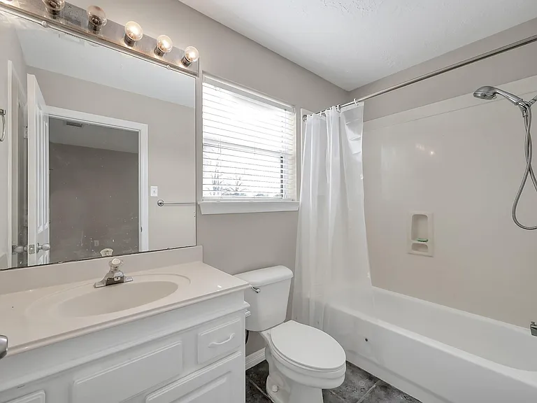 12102 Mustang Ave — Photo 19