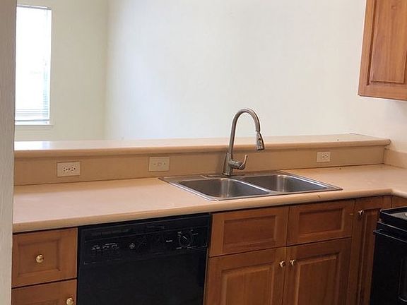 5th image of 3290 Sawtooth Dr