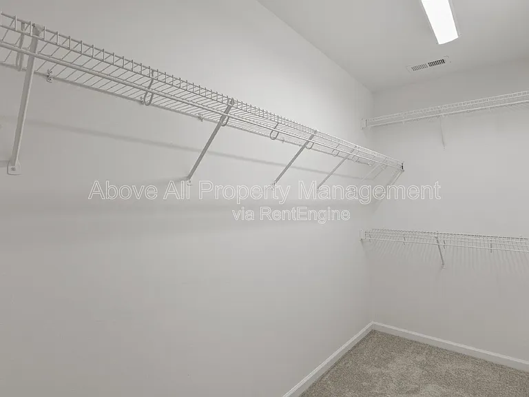 400 Berlin Way — Photo 27