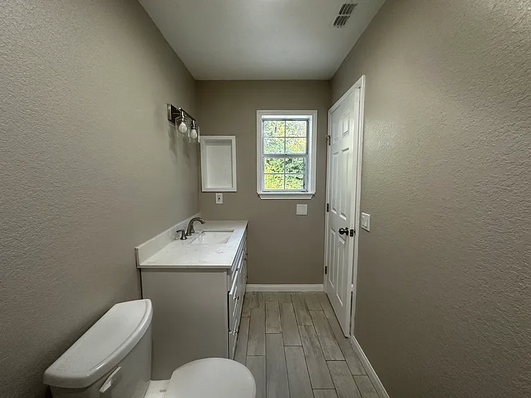 8426 Glen Ct — Photo 38