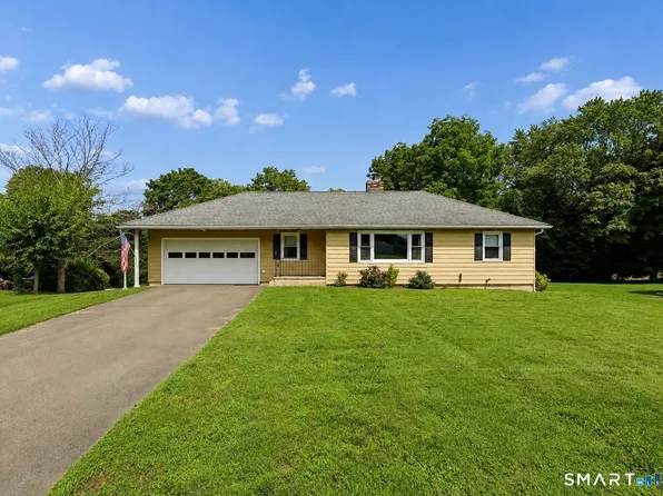 31 Jeanette Road, Danbury, CT 06811
