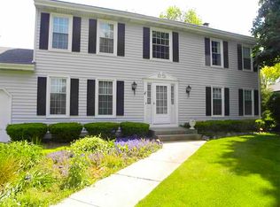 166 Hilltop Ln, Dundee, IL 60118