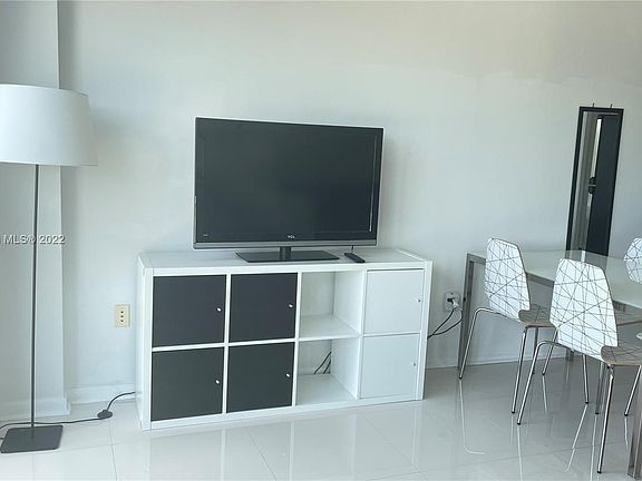3rd image of 244 Biscayne Blvd APT 336