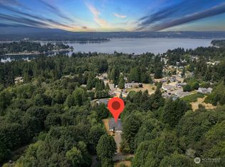 129 NE Clearview Ln, Bremerton, WA 98310