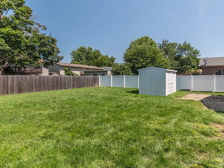 4608 E Blazewood Dr — Photo 30