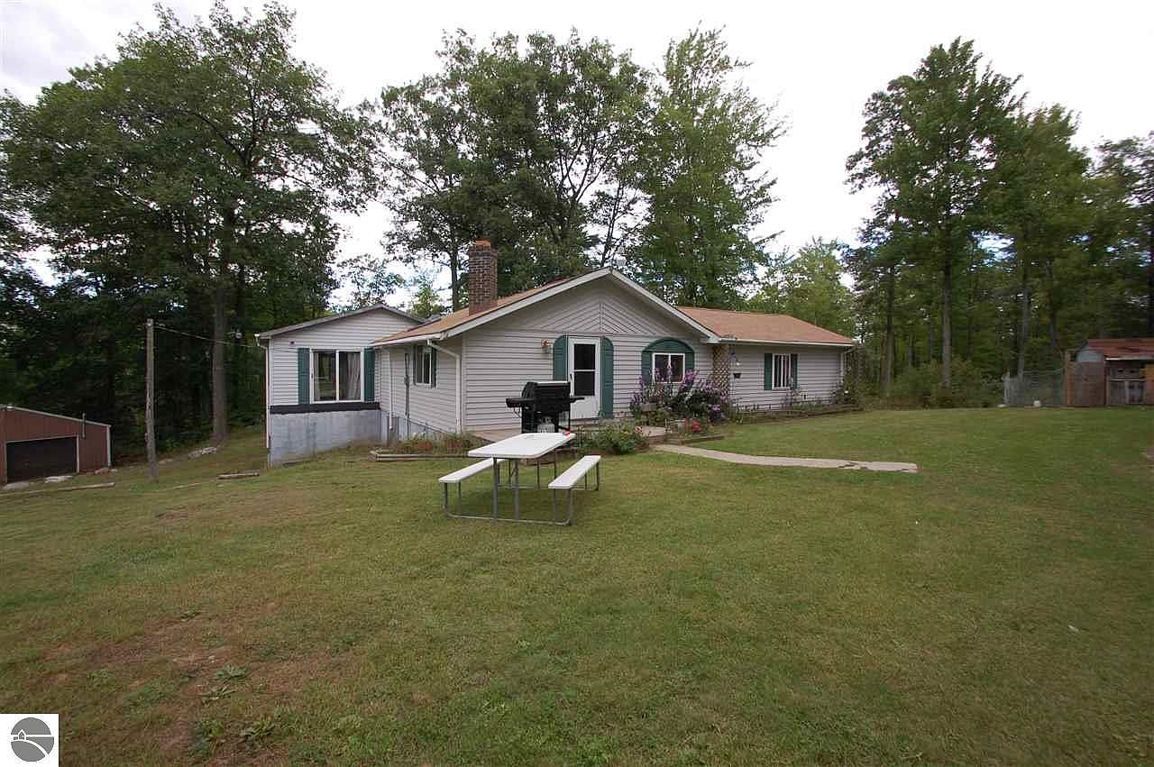 2725 Rose City Rd, Lupton, MI 48635 Zillow