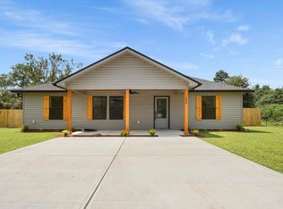 366 Shorey Dr, Defuniak Springs, FL 32433