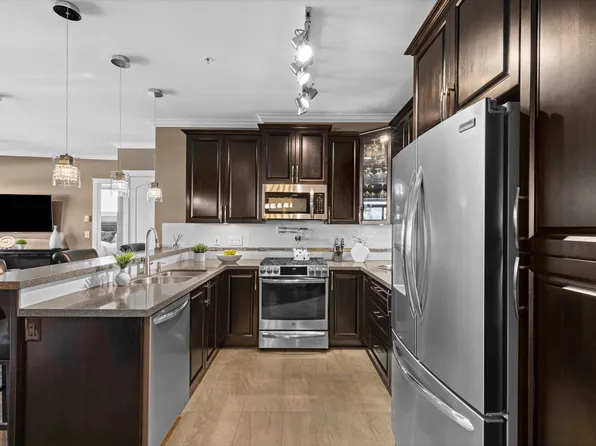 32445 Simon Ave #514, Abbotsford, BC V2T 0G7