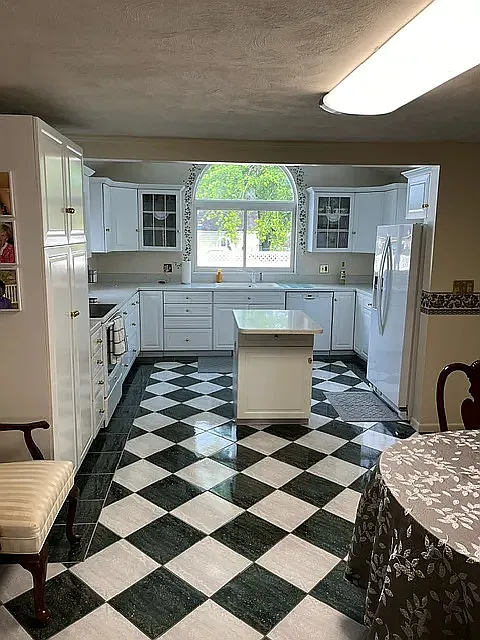 35 Dibiase St