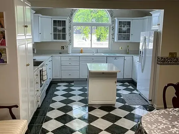 35 Dibiase St, Portland, ME 04103