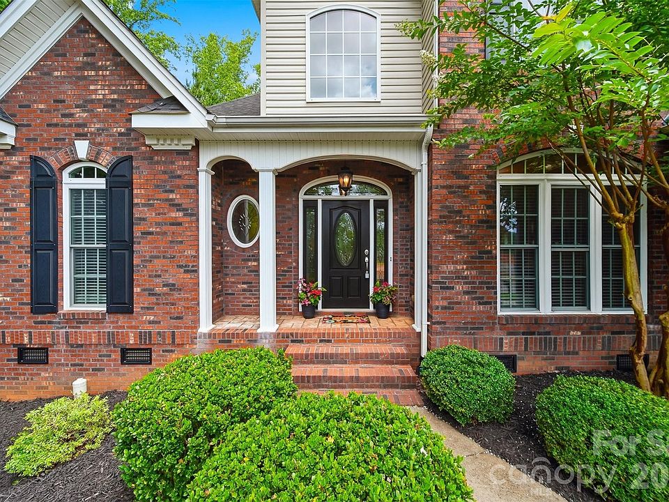 1st image of 1110 Mayfield Cir NW