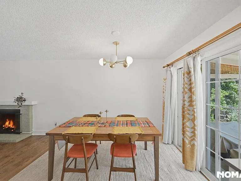 15652 E Jefferson Ave — Photo 5