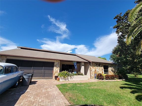 4th image of 7434 Dauvin Ct