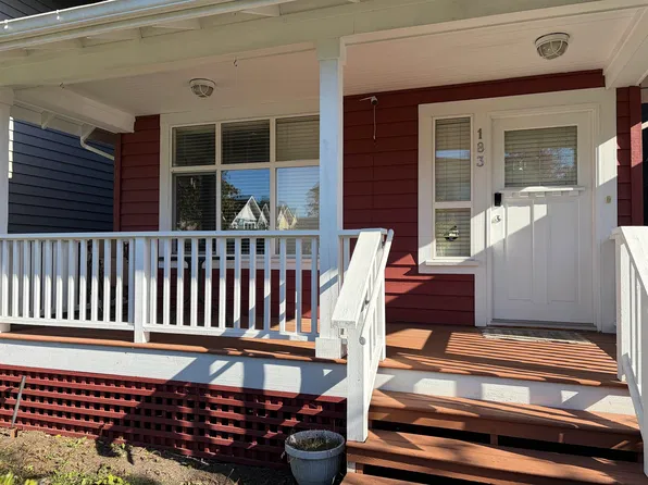 183 Phillips St, New Westminster, BC V3M 6Z5