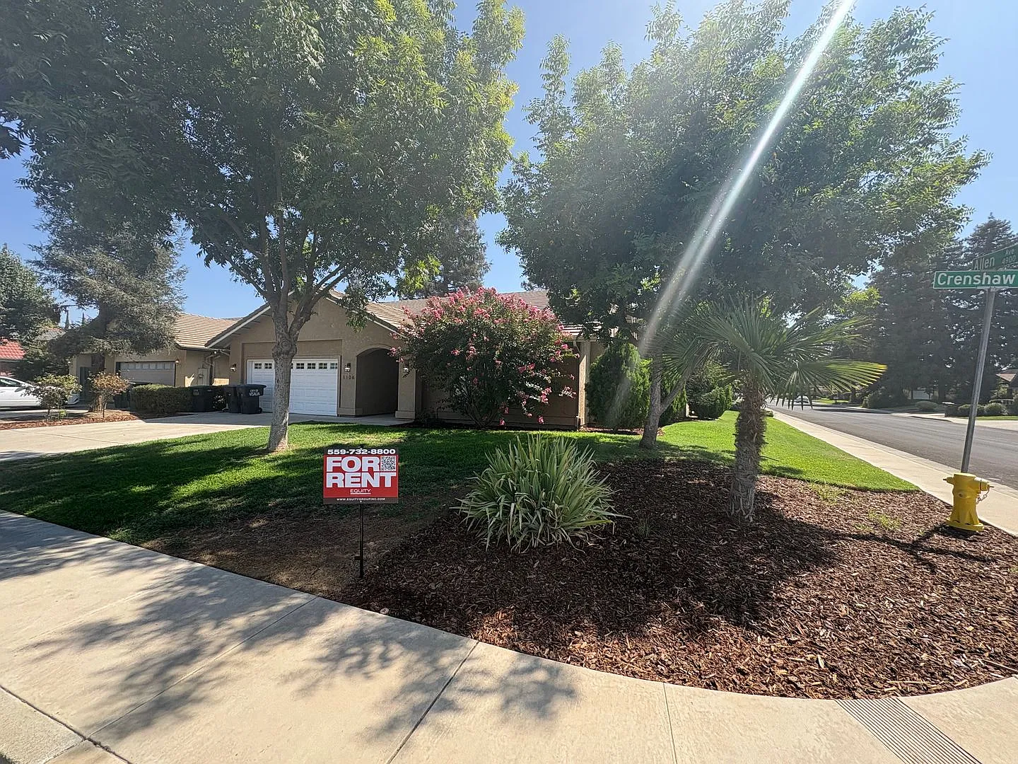 Gorgeous 4 Bedroom in NW Visalia! — Photo 2