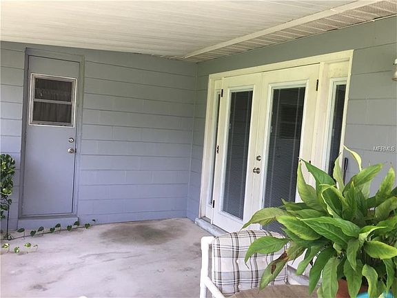 3rd image of 988 Hickory Ct