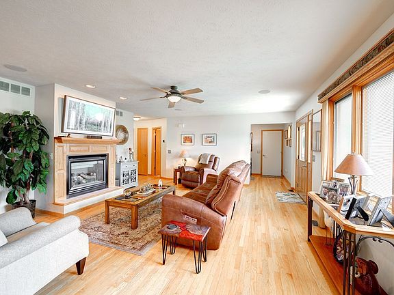 4th image of 2254 Redhawk Ln