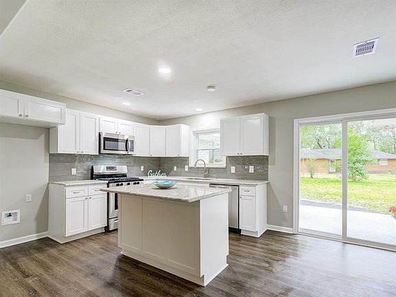 5th image of 3129 McKinney Dr