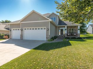 1121 Danube Ave, Shakopee, MN 55379