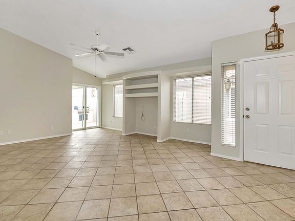 3rd image of 748 E Glenhaven Dr