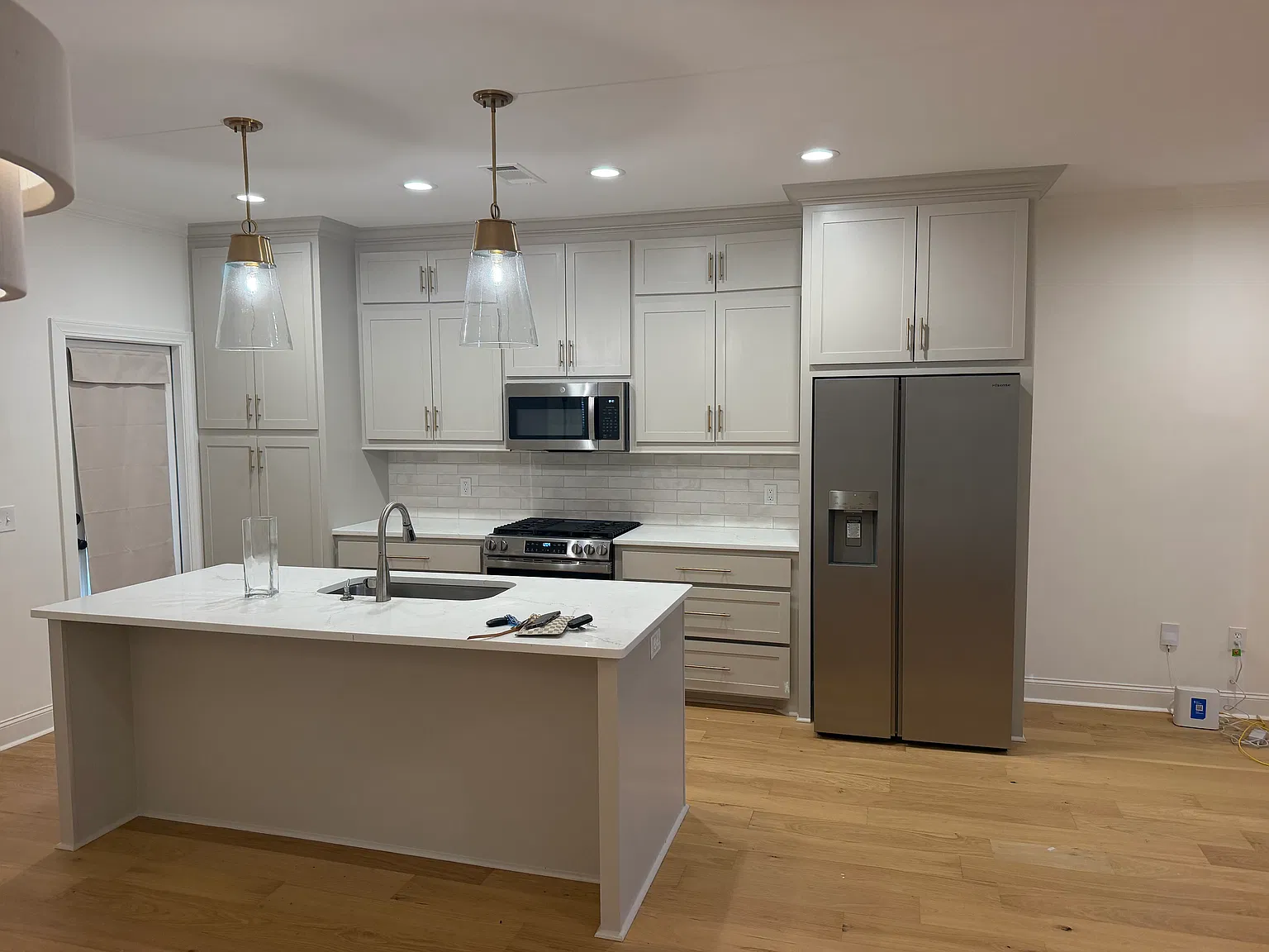 3 bed, 1555 sqft, $2,450 — Photo 2