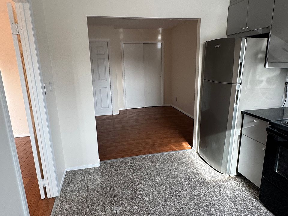 1st image of 1012 Little East Neck Rd N #1X