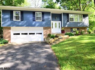527 Brittany Dr, State College, PA