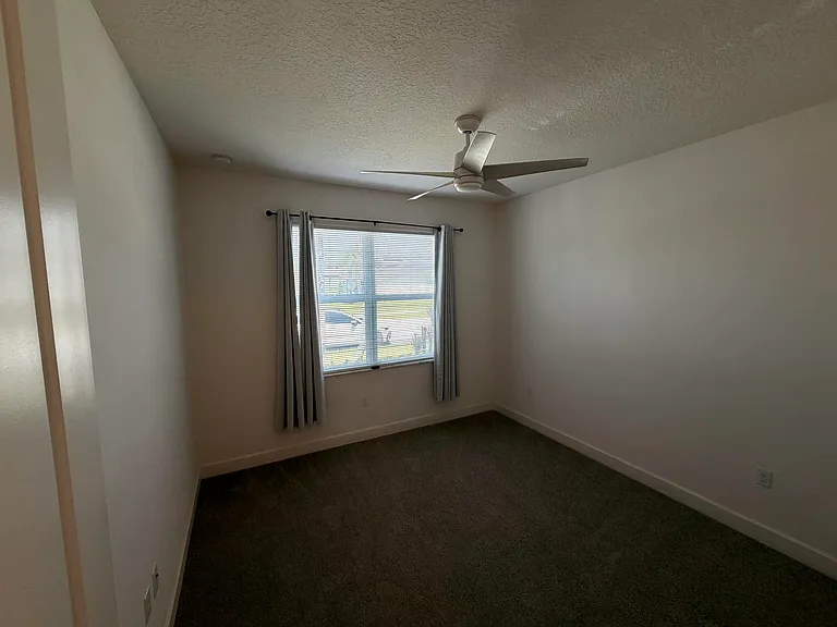 11609 SW Hawthorne Hill Rd — Photo 5