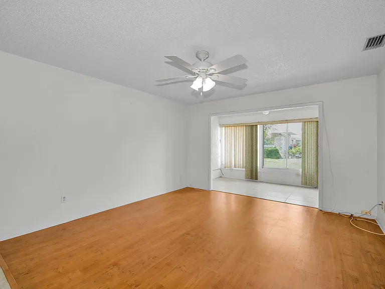 7-web-or-mls-Living Room 1_06032026