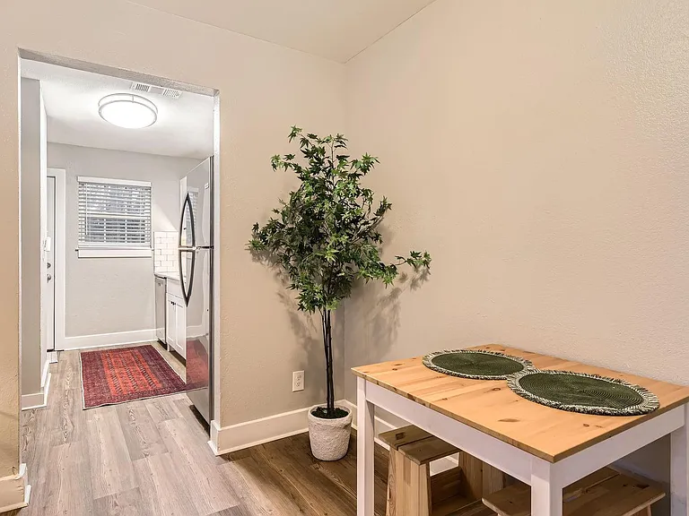 6108 Calmar Cv #B — Photo 12