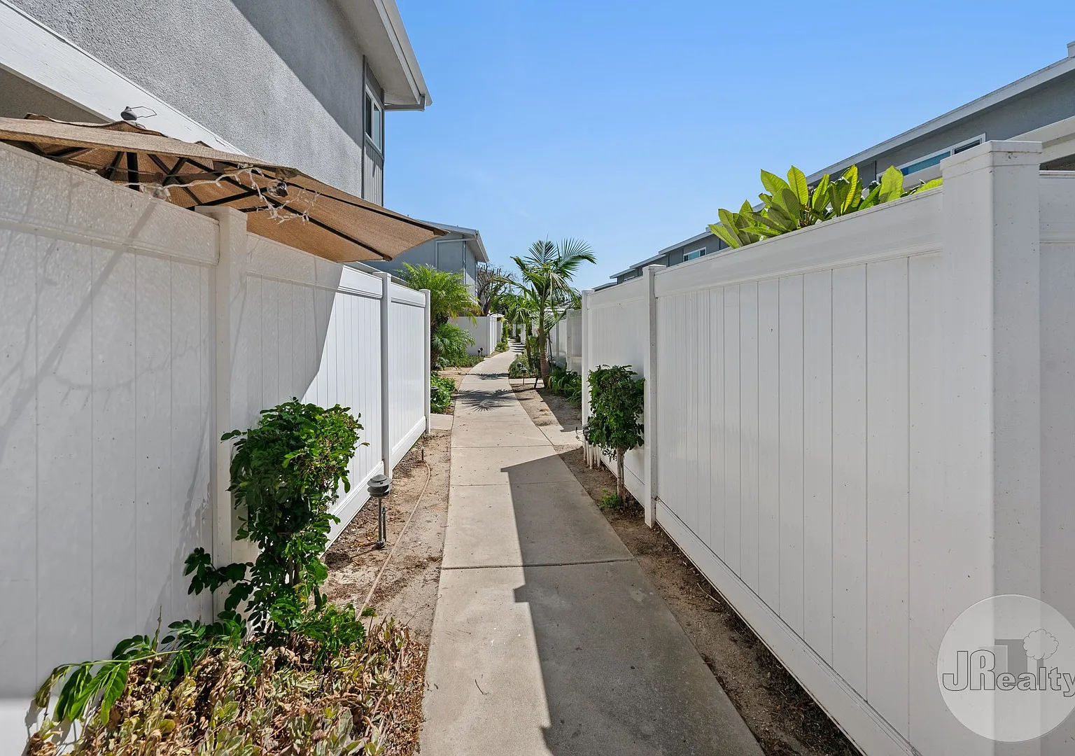 Village Townhomes — Photo 3