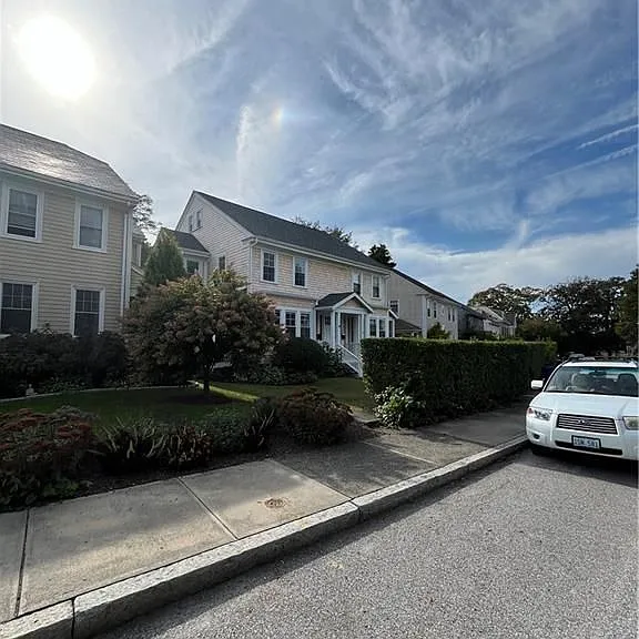 19 Pell St — Photo 22