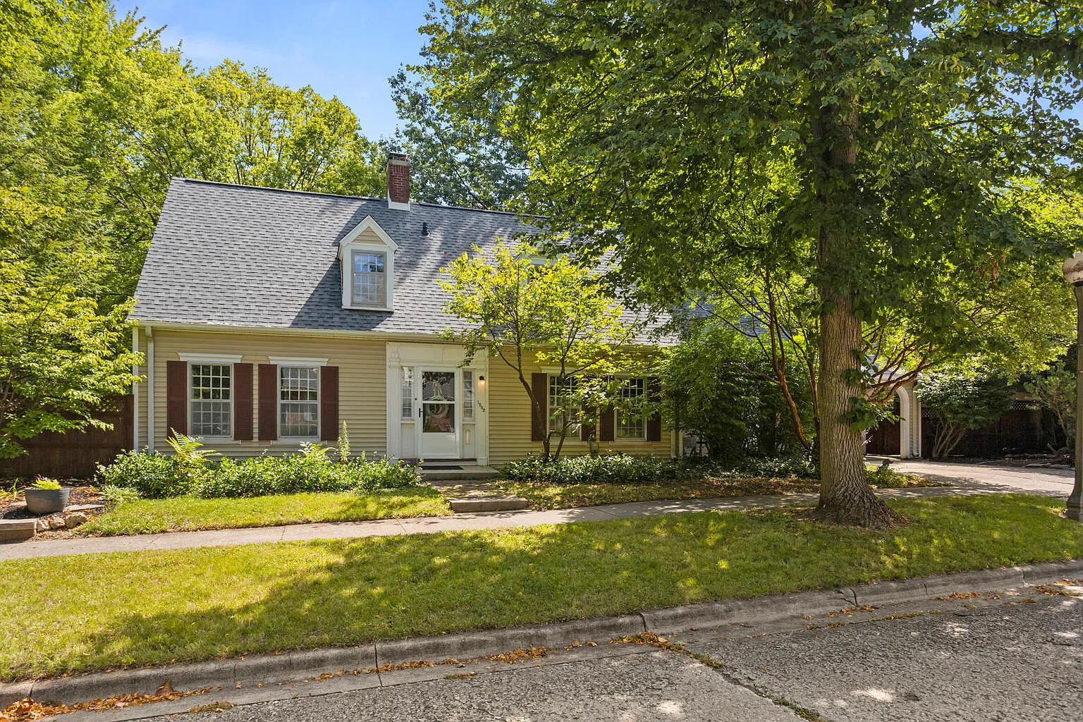 1502 S Orchard St photo 1