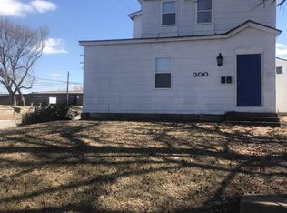 300 SW Tyler St, Topeka, KS 66603