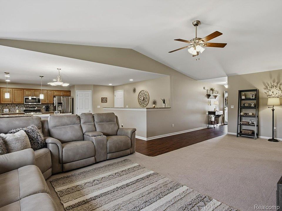 55 Rella Rae Ave, photo 10