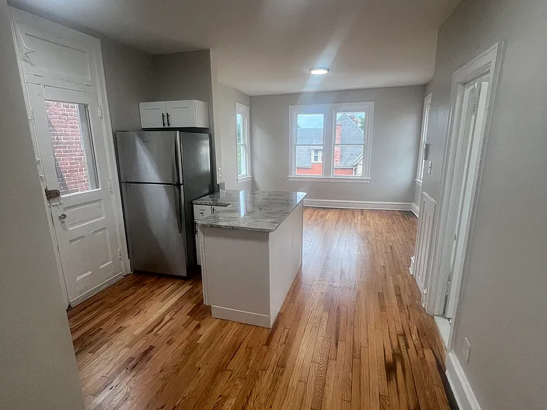 1601 N Broom St #11 — Photo 2