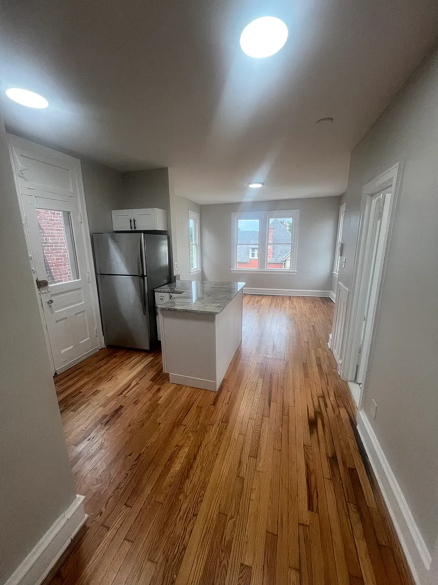 Building Photo - 1601 N Broom St #11