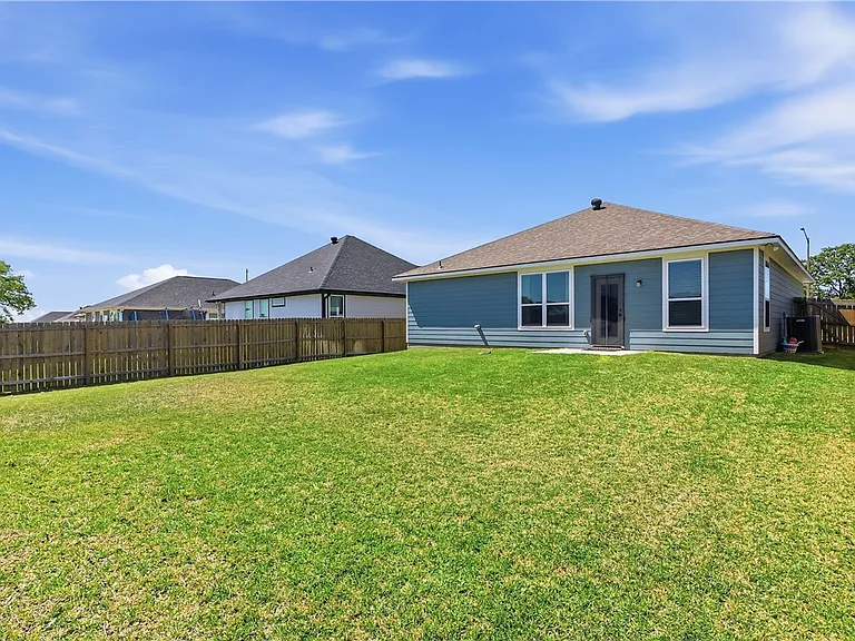 2420 Lightfoot Ln — Photo 31