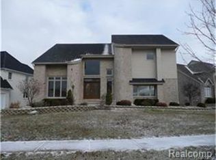 6923 Apple Blossom Trl, West Bloomfield, MI