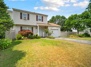65 Peters Blvd, Central Islip, NY 11722
